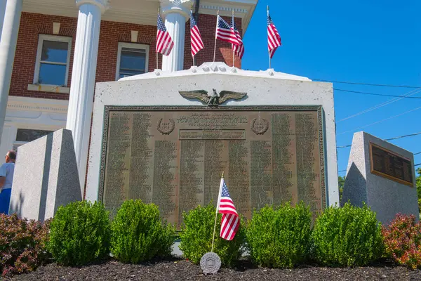 Tarihi Slatersville köyündeki Dünya Savaşı anıtı, Kuzey Smithfield kasabası, Rhode Island RI, ABD. 