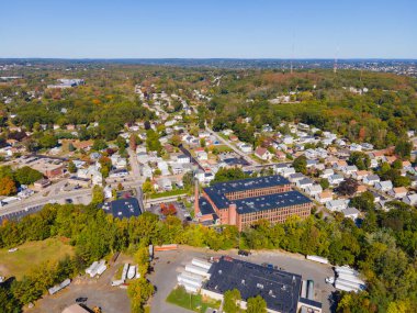Pocasset Worsted Company Mill, Johnston, Rhode Island RI, ABD 'de 75 Pocasset Caddesi' nde havadan görüntü alıyor.. 