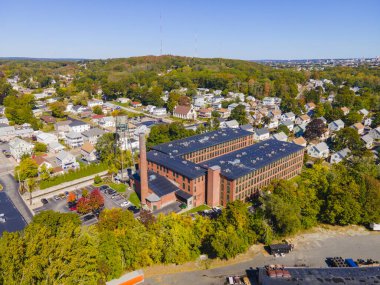 Pocasset Worsted Company Mill, Johnston, Rhode Island RI, ABD 'de 75 Pocasset Caddesi' nde havadan görüntü alıyor.. 