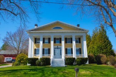 Andrew House, 1740 yılında Dighton Wharves Tarihi Bölgesi 'nde, Dighton, Massachusetts MA, ABD' deki 2308 Pleasant Caddesi 'nde inşa edildi.. 