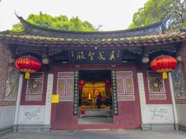 Zhenwu Fashi Zhenwu Tapınağının ana salonu. Zhenwu Tapınağı, Çin 'in Fujian Eyaleti' nin Quanzhou şehrinde bulunan Taoist bir tapınaktır. Bu tapınak, UNESCO 'nun Dünya Mirası Alanı Song Yuan Çin' in Dünya Mağazasıdır.. 