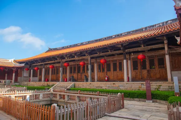 Thean Hou Tapınağı 'nın (Tianhou Gong, Tin Hau Tapınağı) Qin Salonu. Bu tapınak Mazu tanrıçasına adanmış Mazu tapınağı. Tapınak Licheng, Quanzhou, Fujian, Çin 'de bir Dünya Mirası Alanı..