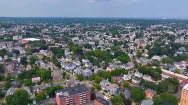 Lynn tarihi konutları Ocean Caddesi 'nde Lynn City, Essex County, Massachusetts MA, ABD' deki Nahant Caddesi 'nde hava manzaralı.. 