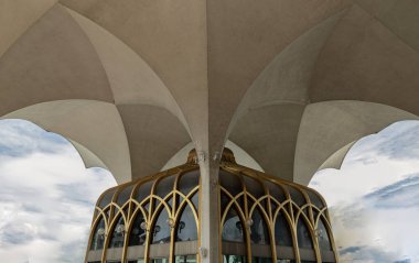 Bangkok, Tayland - 28 Mayıs 2023 - Merkez Cami ve Tayland İslam Merkezi 'nin Mimari Tasarımı Görünümü. İslam İşleri için inşa edilen dış binanın ayrıntıları zarif, İslami sanat konseptiyle tasarlanmıştır. Müslüman camii, 