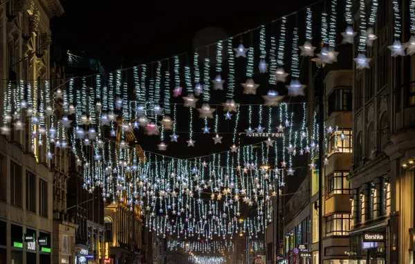 London Dec 2023 Christmas Stars Decoration Led Lights Display Dramatic — Stock Photo, Image