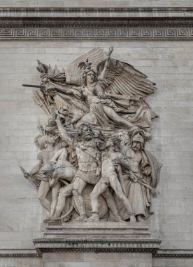 Fransa, Paris - Ocak 03, 2024 - Heykel grubunun ayrıntıları muazzam bir taş rahatlamasıdır. 1792 'nin gönüllülerinin ayrılışı. Bu heykel, Zafer Takı' nın kuzey sütununda bulunan La Marseillaise olarak bilinen en ünlü heykel.