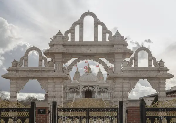 London Feb 2024 Entrance Archway Neasden Temple Baps Shri Swaminarayan — Stock Photo, Image
