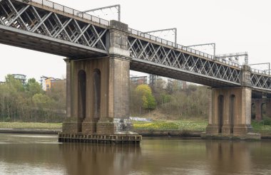 Kral Edward VII Köprüsü (İngilizce: 