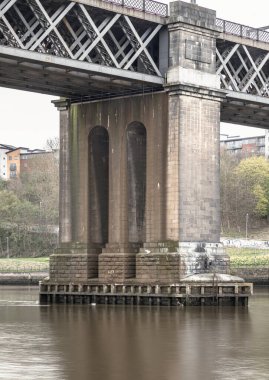 The King Edward VII Bridge (Demiryolu viyadükü), Tyne Nehri 'ni Tyne üzerinde Newcastle ve Gateshead arasında İngiltere' nin kuzeydoğusunda bulunan demiryolu köprüsü. İngiltere 'nin son büyük demiryolu köprüsü olarak tanımlandı.