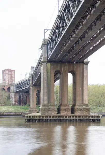 Kral VII. Edward Köprüsü (İngilizce: 