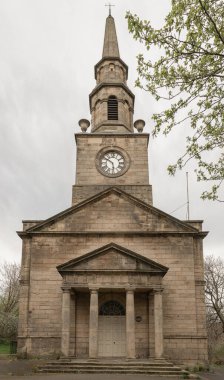 Newcastle, İngiltere - 14 Nisan 2025 - St. Ann Kilisesi ve kilisesi (Saint Ann Kilisesi) saygın bir İngiliz Rönesans tarzıdır. Metin, Seçici odak için Duvar Kağıdı, Poster ve Boşluk olarak kullan.