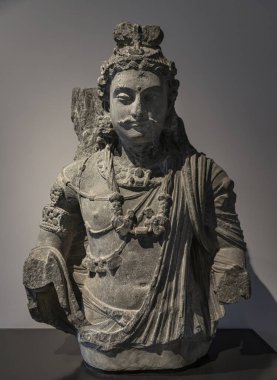 Bodhisattva Maitreya Heykeli (Sanskrit) veya Metteyya (Pali), Mahayana ve Albert Müzesi 'nde sergilenen, Mahayana Budizmi' nin merkezi bir figürüdür.