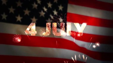 4 Temmuz Bağımsızlık Günü 'nüz kutlu olsun, ABD Anma Günü. Amerika Birleşik Devletleri bayrağı havai fişeklerle dalgalanıyor