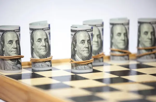 Stratejik yatırım, küresel finans oyunları, Amerikan ekonomisi