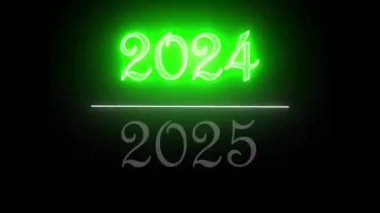 2024 ampulü 2025 'e değiştiriliyor. Yeni yıl yaklaşıyor. Kutlama tabelası. 2024 sönüyor. 2025 ışık yanıyor.