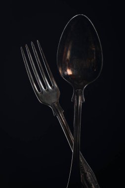 Eskimiş bir kaşık ve çatal