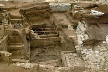 atalhyk, Neolitik bir şehir. İnsanların yaklaşık 9000 yıl önce yaşadığı şehirden ve kazı alanından görüntüler. (atalhyk, Konya, Türkiye)