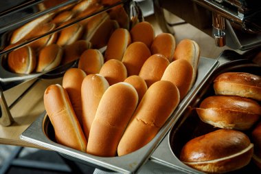 Sosisli sandviçler hazır.