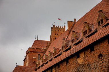 Eski ortaçağ şatosunun cephesi