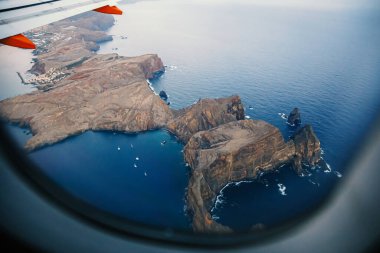 Madeira Adası, Portekiz. Uçak penceresinden görüntüle