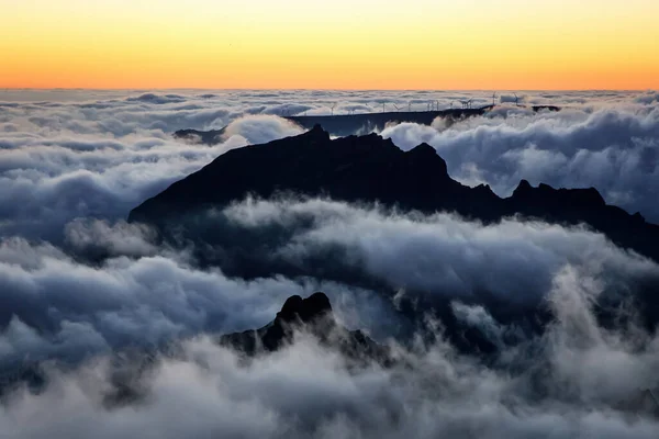 Mountain Range Clouds Evening Sunset — Stock Photo, Image