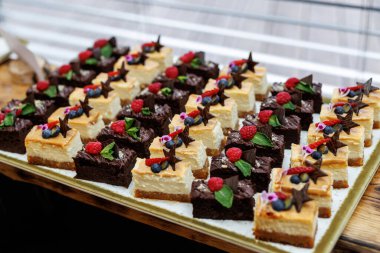 Etkinlikte tatlılar - Cheesecakes ve brownie