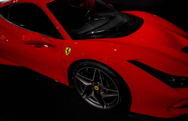 Maranello イタリア 2023年4月1日 フェラーリ赤いスポーツカーの側面図 — ストック写真