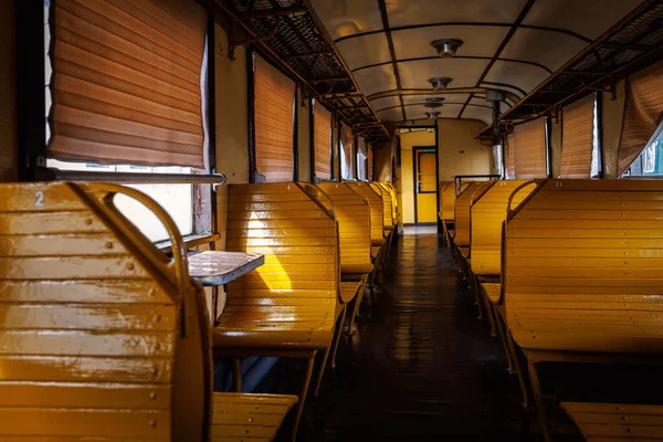 复古老式木制火车车厢 — 图库照片