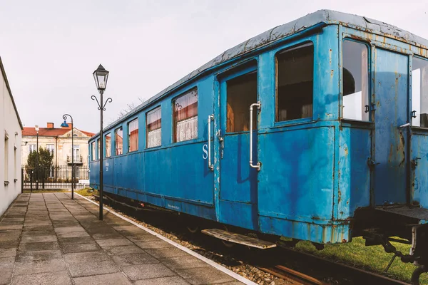 Tren Tren Vintage Esperando Plataforma — Foto de Stock