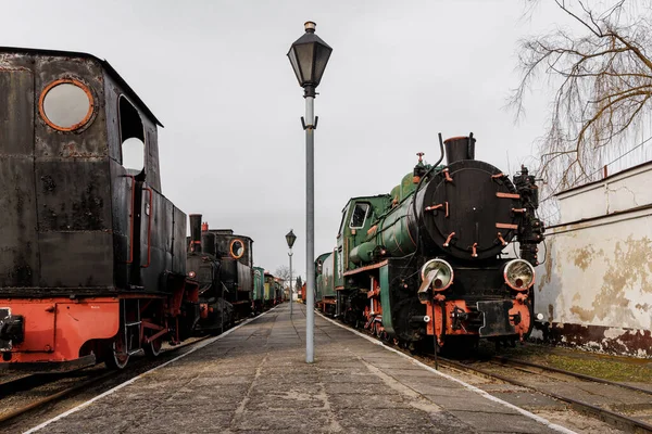 Ατμομηχανές Στο Σιδηροδρομικό Σταθμό — Φωτογραφία Αρχείου