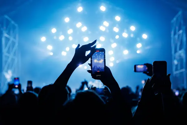 stock image Smartphone crowd at a music event.