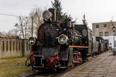 Tren istasyonunda buharlı lokomotif