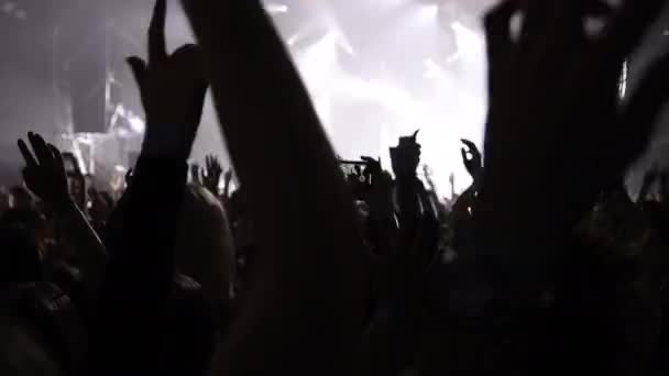 라이브 콘서트 쇼에서 스마트 — 비디오