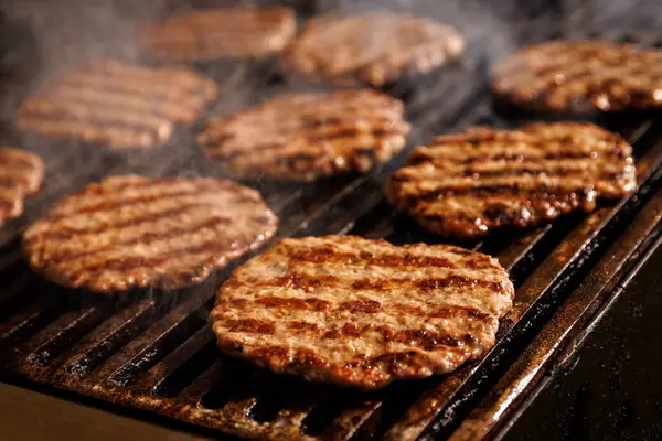 Galettes Rondes Hamburger Cuites Sur Barbecue — Photo
