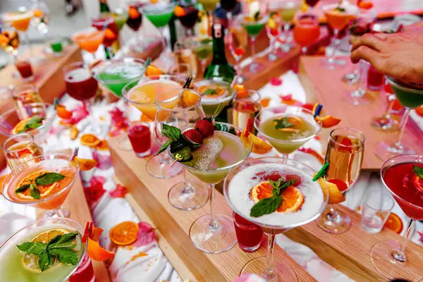 Cocktails Dans Verre Martini — Photo