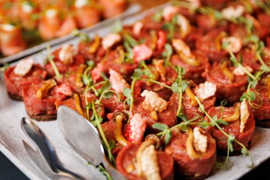 Küçük et tartar seti.