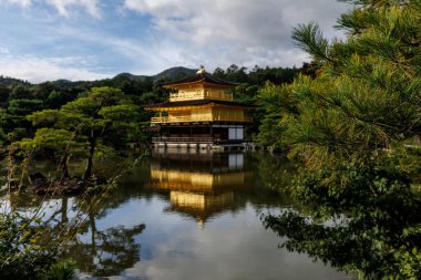 Japonya, Kyoto 'da ikonik altın pavyon