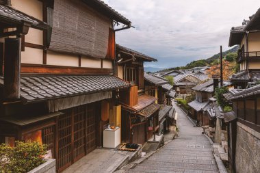 Eski Kyoto sokakları, Higashiyama Ward bölgesindeki Japon ahşap evleri.