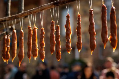 Churchkhela, Gürcistan 'ın geleneksel mum şekilli şekerlemesidir..