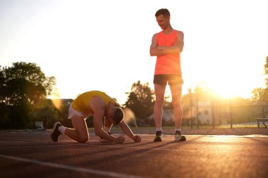 Stadyumdaki bir yarışta sporcuyu kaybetmek çok üzücü.