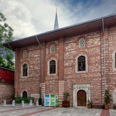 Arap Camii 'nin avlusu, ya da Arap Camii, eski bir Roma Katolik kilisesi, Karaköy Mahallesi, Beyoğlu, İstanbul, Türkiye