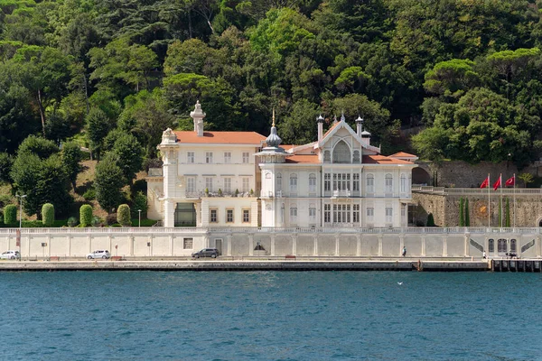 stock image View of the official residence of the president of Turkey, formerly The Huber Mansion, located at the European side of Bosphorus Strait in Tarabya neighborhood in Sariyer district of Istanbul, Turkey