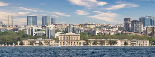 Vista Costa Europeia Estreito Bósforo Palácio Dolmabahce Localizado Distrito Besiktas — Fotografia de Stock