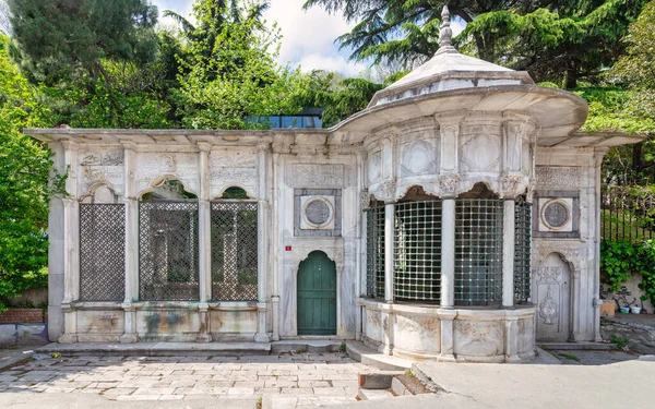 Хачи Мехмет Эмин Ага Фунтайн Феил Возле Дворца Долмабахче Стамбул — стоковое фото