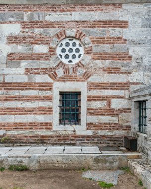 İstanbul 'un Uskudar ilçesinde yer alan Semsi Paşa Camii, İstanbul Boğazı' nın Asya tarafında yer alıyor.