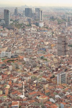 Türkiye 'nin İstanbul kentindeki yoğun nüfuslu bölgelerin hava görüntüsü. Fotoğraf İstanbul Sapphire Gözlem Güvertesi 'nden çekildi.