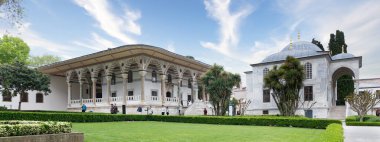 İstanbul, Türkiye - 11 Mayıs 2023: Topkapı Sarayı 'nın Üçüncü Avlusundan Seyirci Odası veya 2. Ahmed Kütüphanesi veya Enderun Kütüphanesi