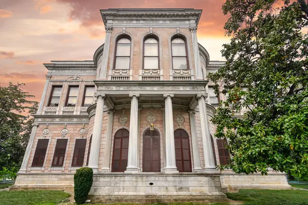 Stock image Beykoz Mecidiye Kasri, or Mecidiye Pavilion, an Ottoman palace built in 1845 to be presented to Sultan Abdulmecid by Mohamed Ali Pasha, Governor of Egypt, suited in Beykoz district, Istanbul, Turkey