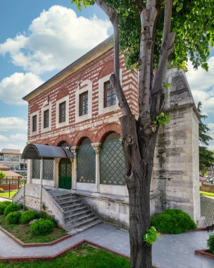 Sepsefa Camii, nam-ı diğer Sepsefa Hatun Camii, Fatma Sepsefa Hatun tarafından 1787 yılında inşa edilen bir cami, Atatürk Bulvarı, Fatih ilçesi, İstanbul, Türkiye