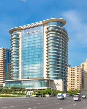 Bakü, Azerbaycan - 10 Mayıs 2024: JW Marriott Absheron Hotel, 28 Mayıs Caddesi 'nde, Sabayil ilçesinde bulunan beş yıldızlı lüks bir otel.
